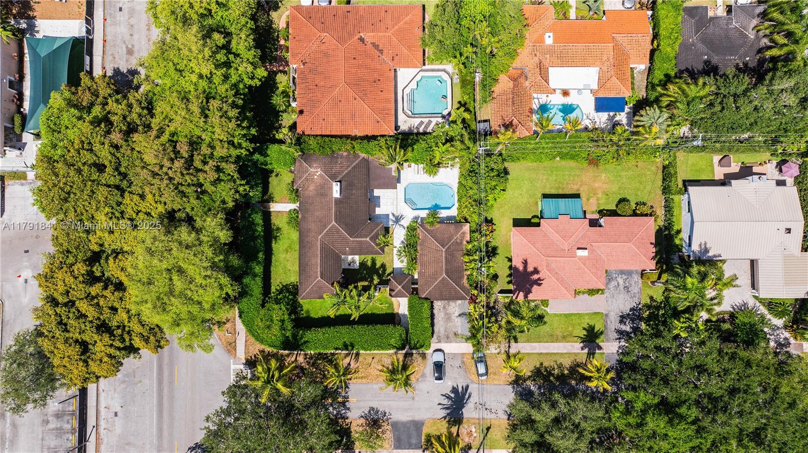 CORAL GABLES RIVIERA SEC - Residential