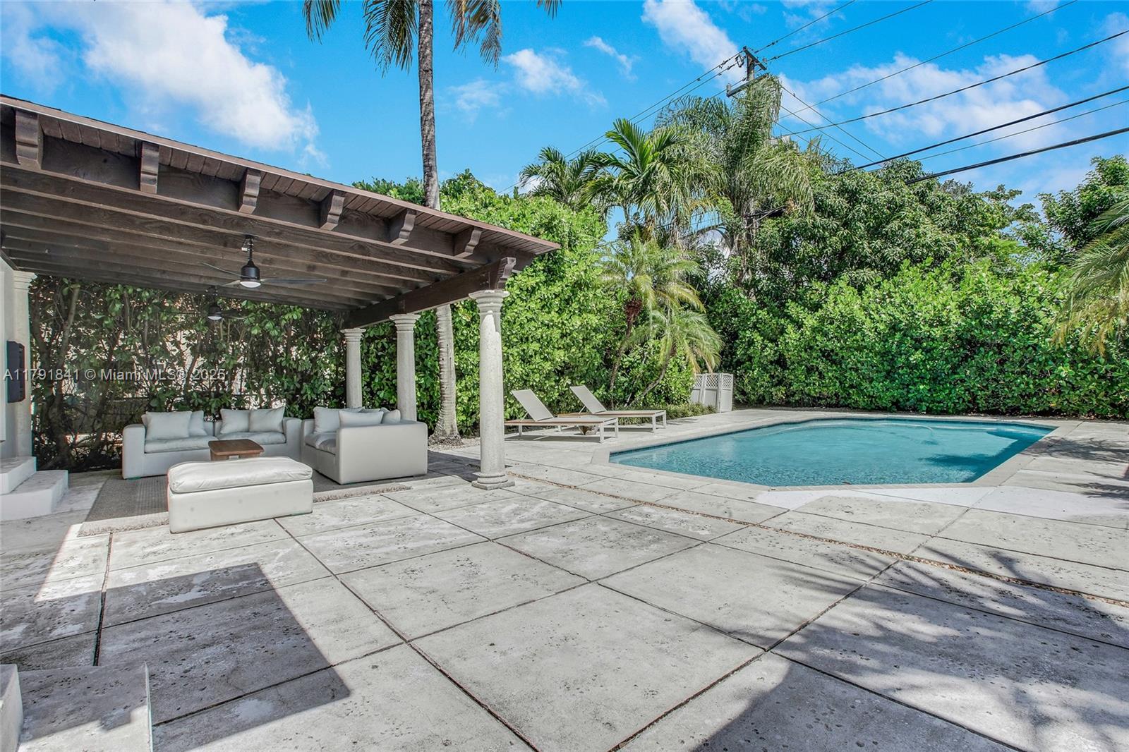 CORAL GABLES RIVIERA SEC - Residential