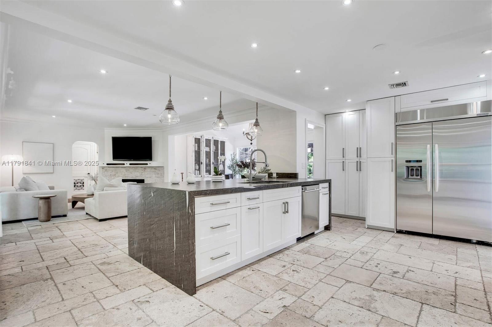 CORAL GABLES RIVIERA SEC - Residential
