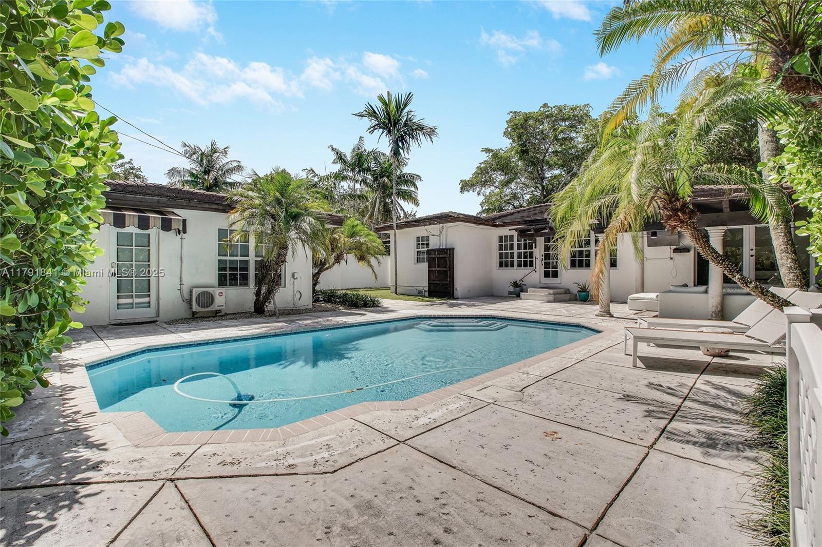 CORAL GABLES RIVIERA SEC - Residential