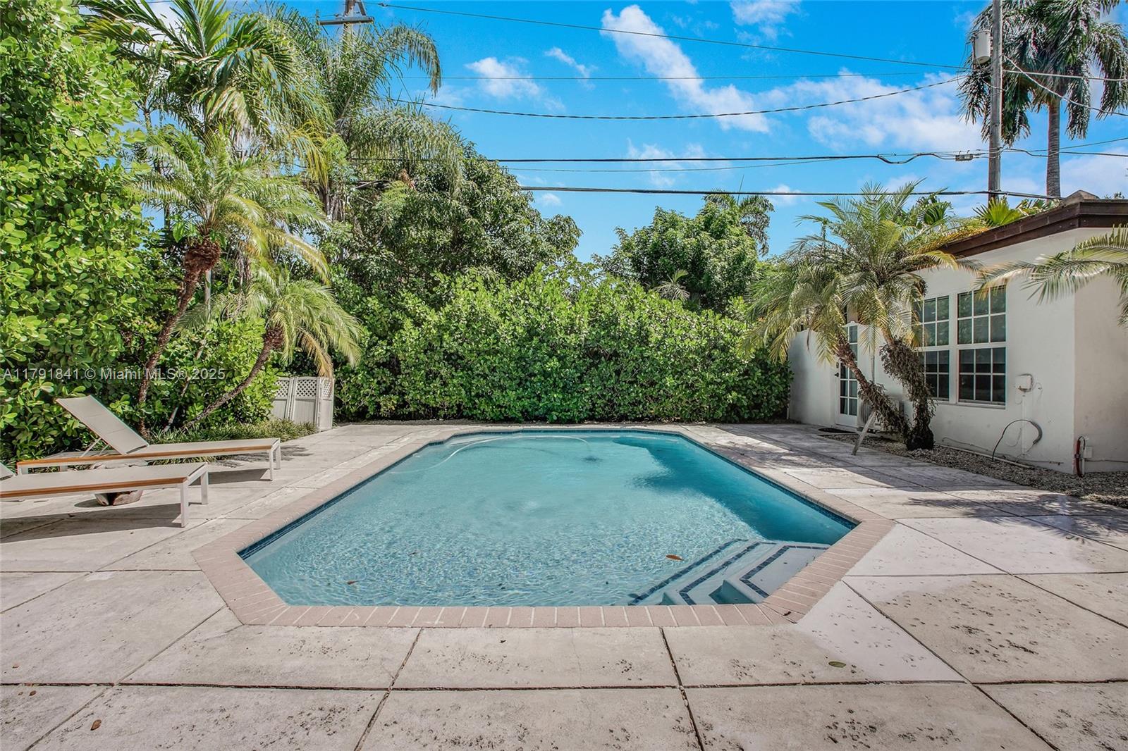 CORAL GABLES RIVIERA SEC - Residential