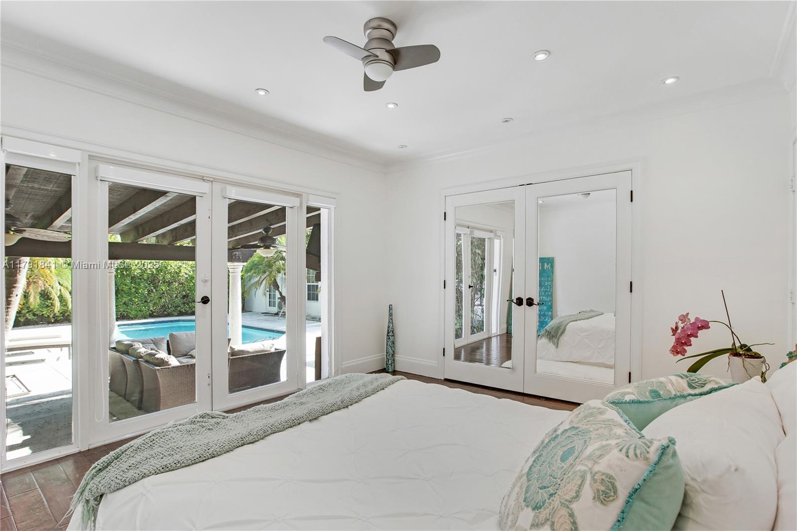 CORAL GABLES RIVIERA SEC - Residential