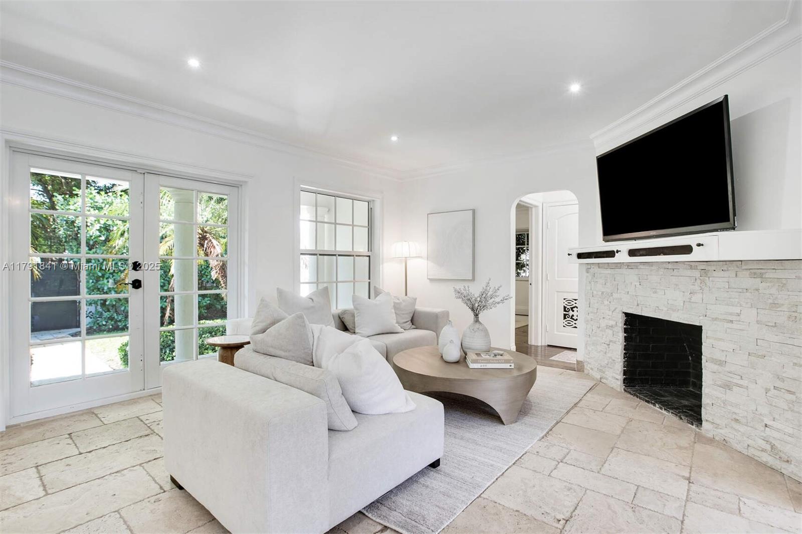 CORAL GABLES RIVIERA SEC - Residential