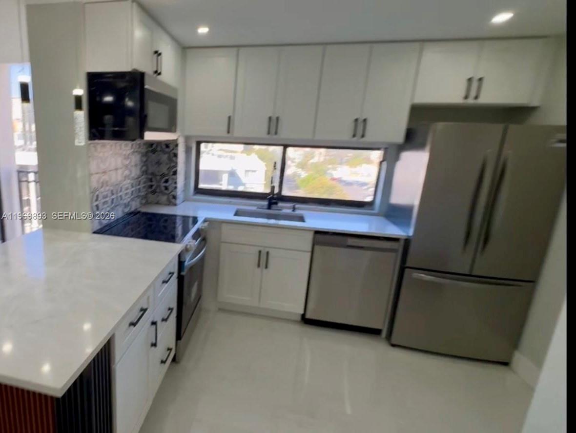 PLAZA OF AMERICAS CONDO P - Residential