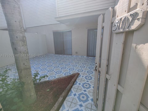Photo of 616 Executive Center Dr #107, West Palm Beach, FL 33401 (MLS # A12102148)