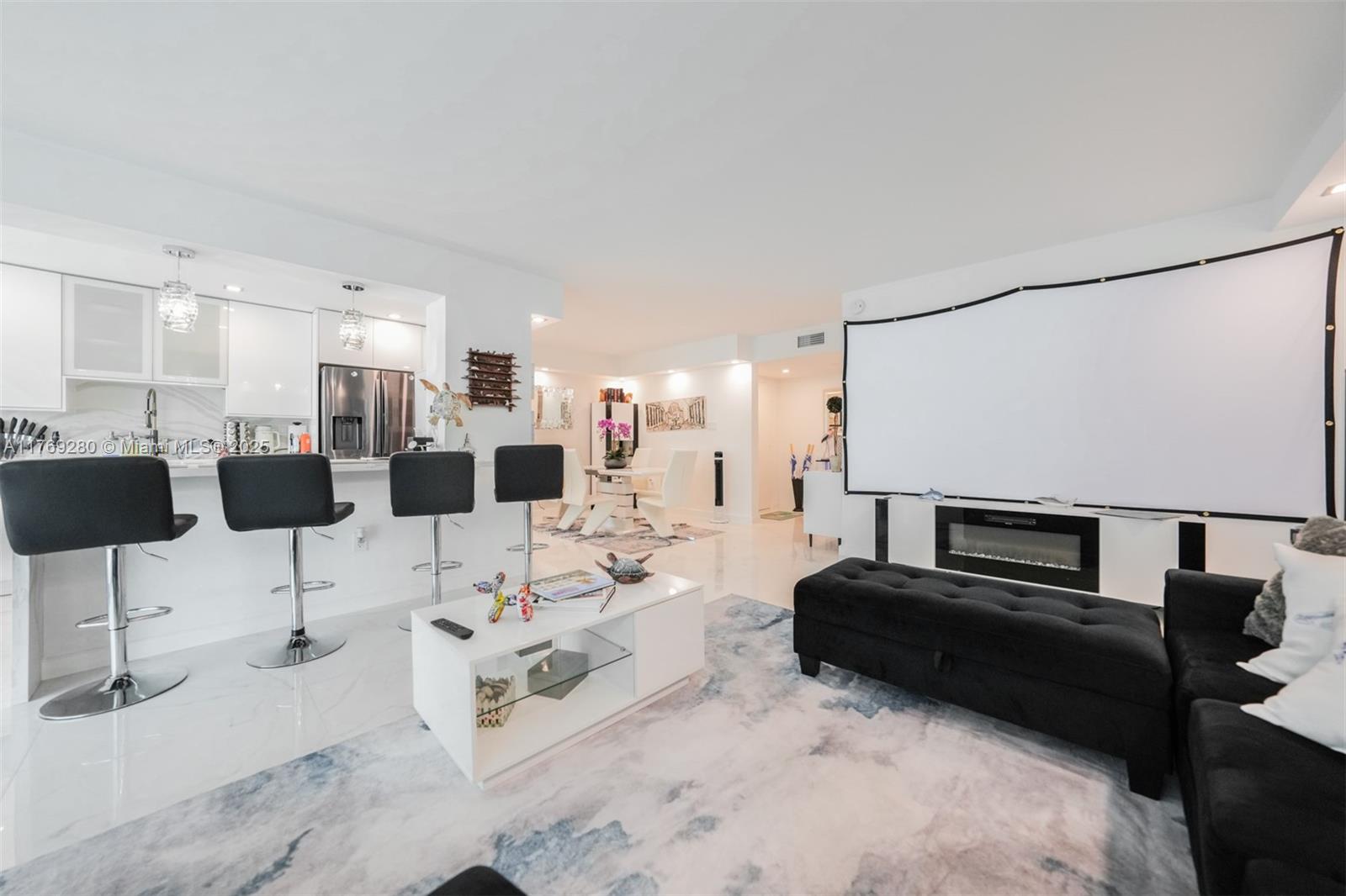 Rental Property at 18071 Biscayne Blvd 901, Aventura, Miami-Dade County, Florida - Bedrooms: 2 
Bathrooms: 2  - $3,200 MO.