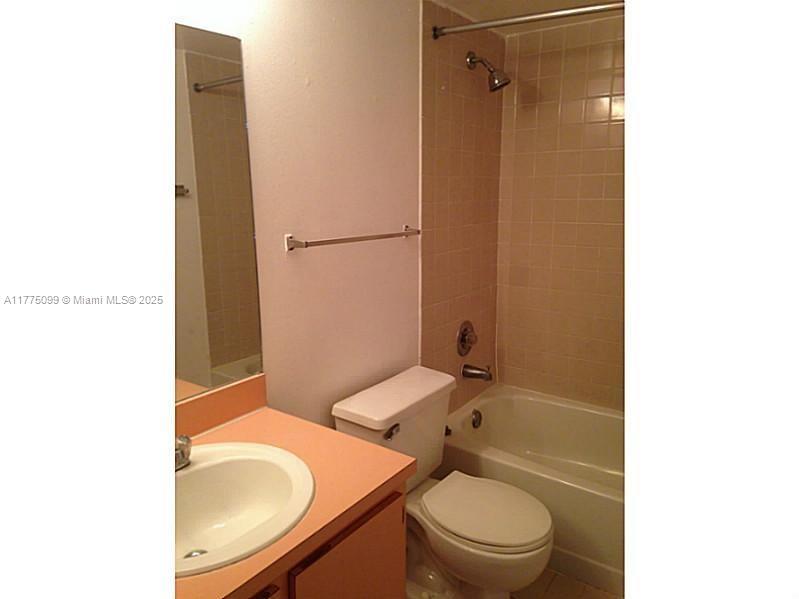 8260 SW 210th St 319