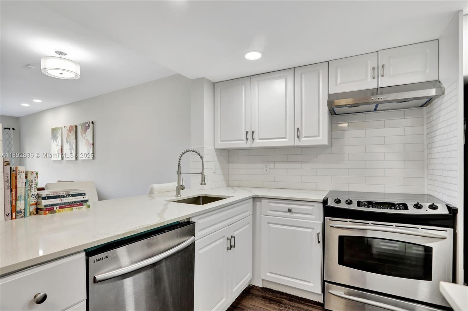 1101 Crystal Lake Dr 703