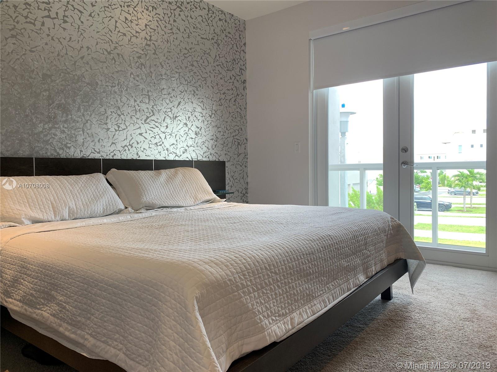 LANDMARK - Residential Lease