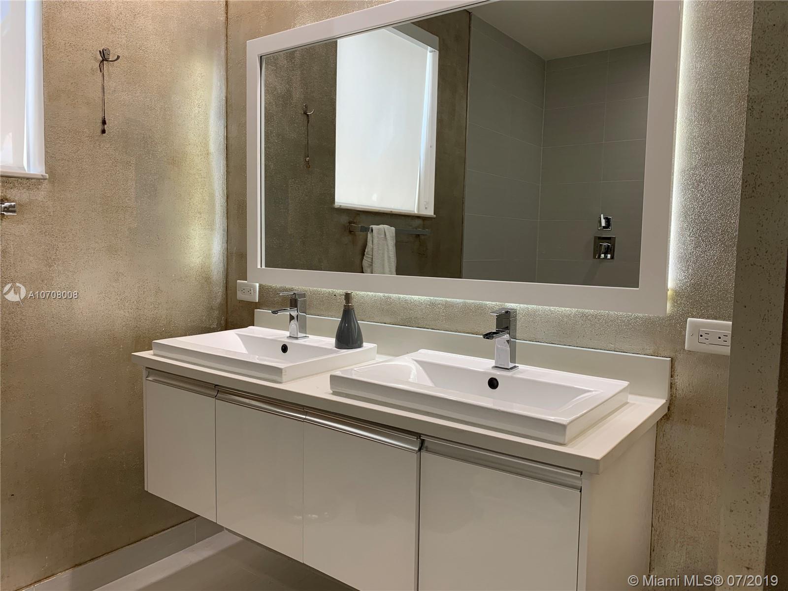 LANDMARK - Residential Lease
