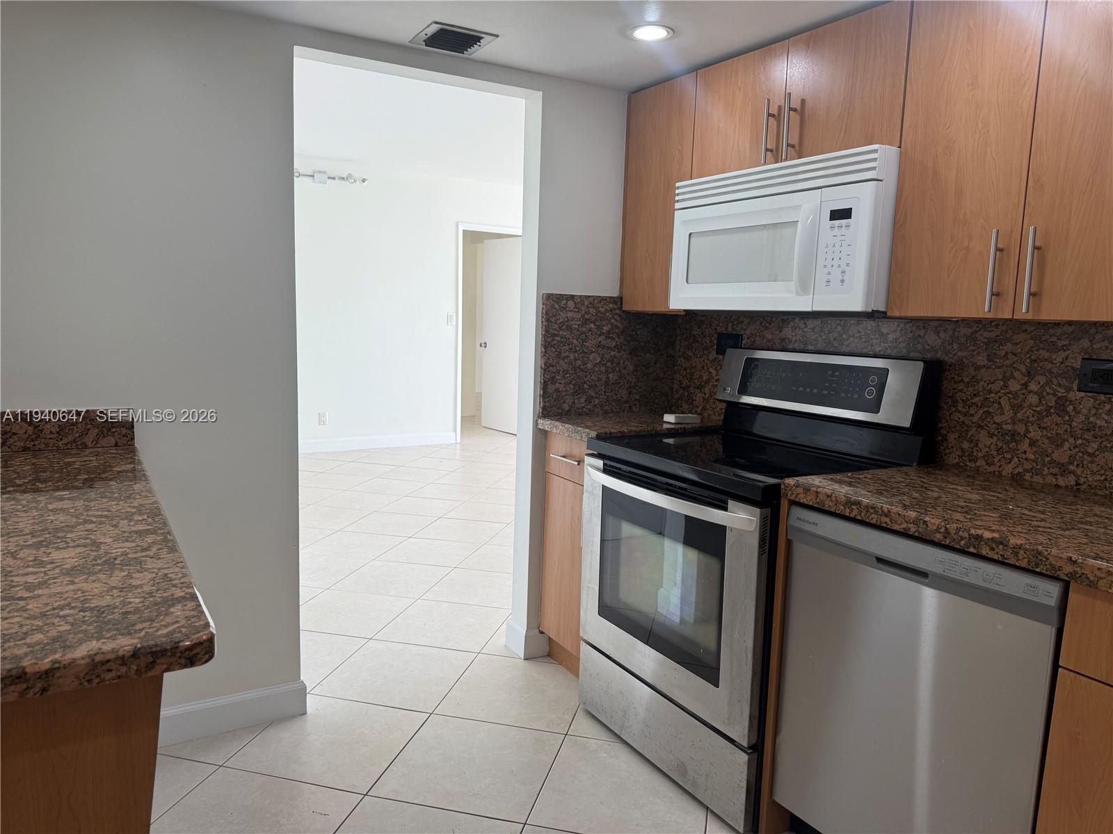 DELVISTA TOWERS CONDO - Residential Lease