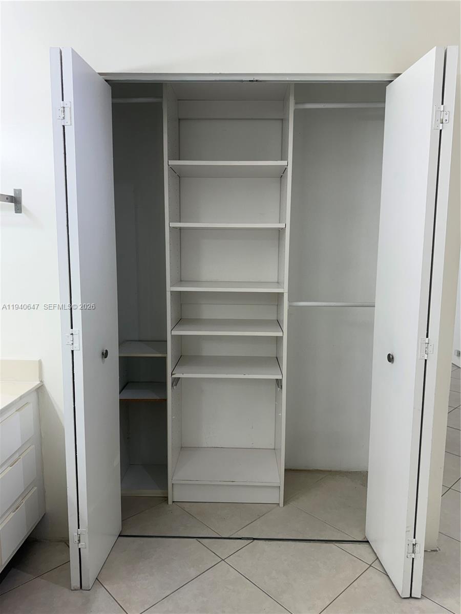 DELVISTA TOWERS CONDO - Residential Lease