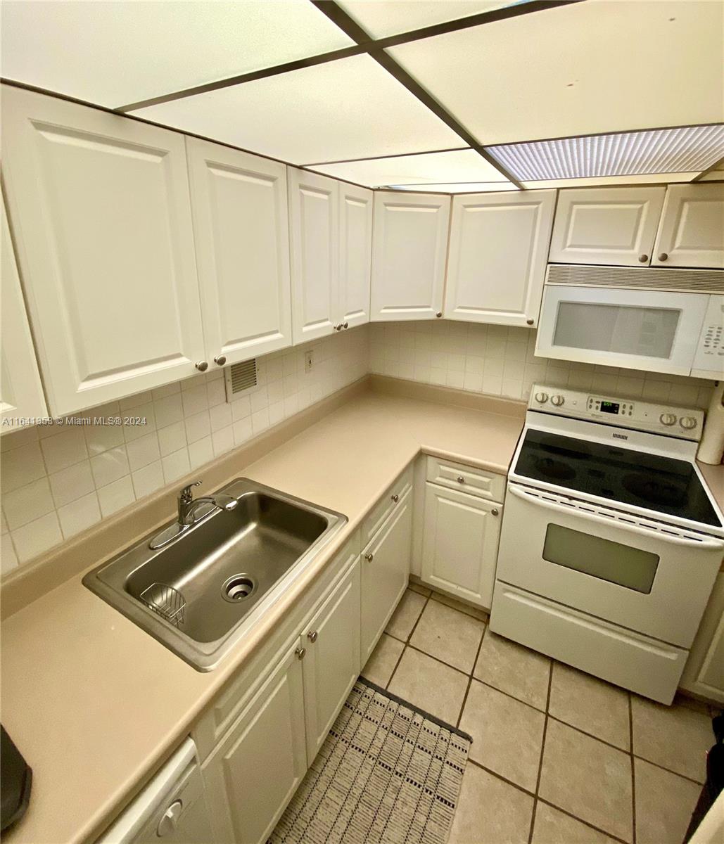 MIRADOR 1200 CONDO - Residential
