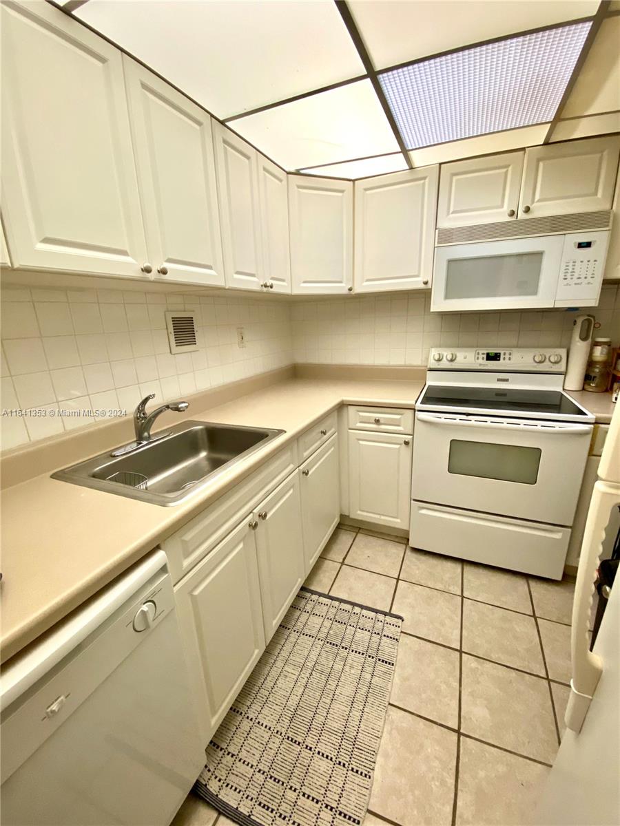 MIRADOR 1200 CONDO - Residential