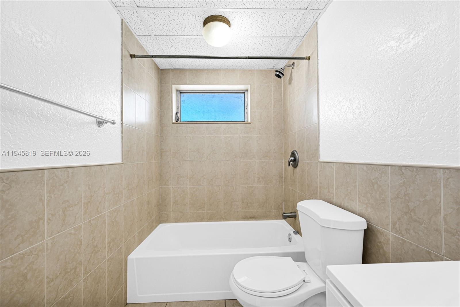 TWIN TOWERS CONDO - Residential