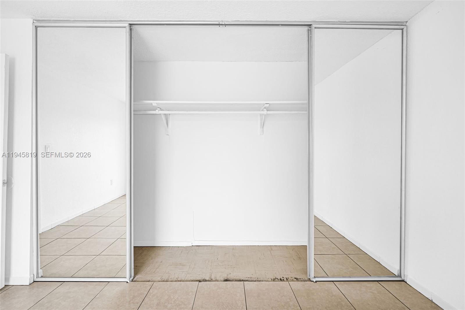 TWIN TOWERS CONDO - Residential