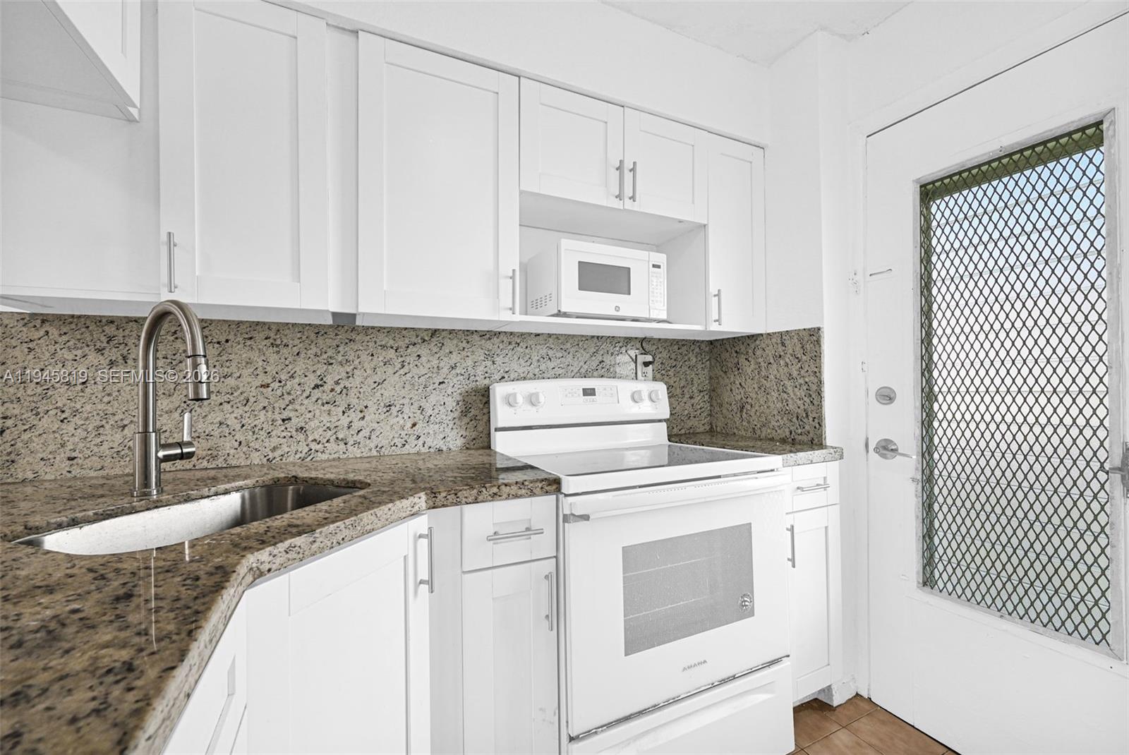 TWIN TOWERS CONDO - Residential