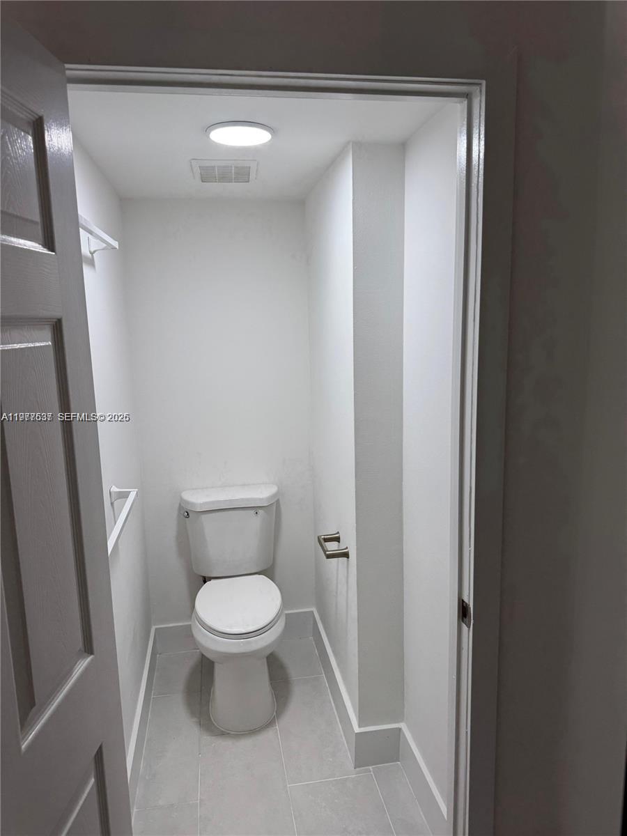 UNIVERSITY INN CONDO - Residential Lease