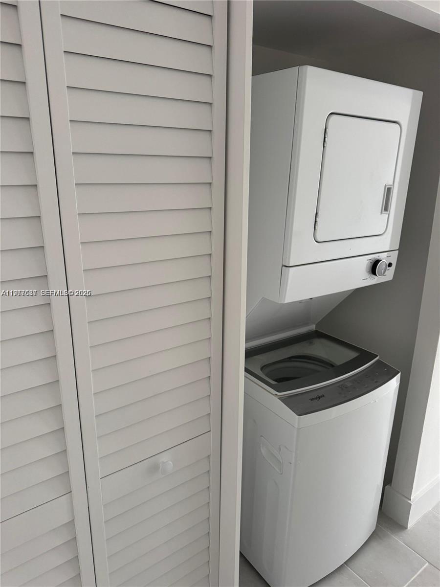 UNIVERSITY INN CONDO - Residential Lease