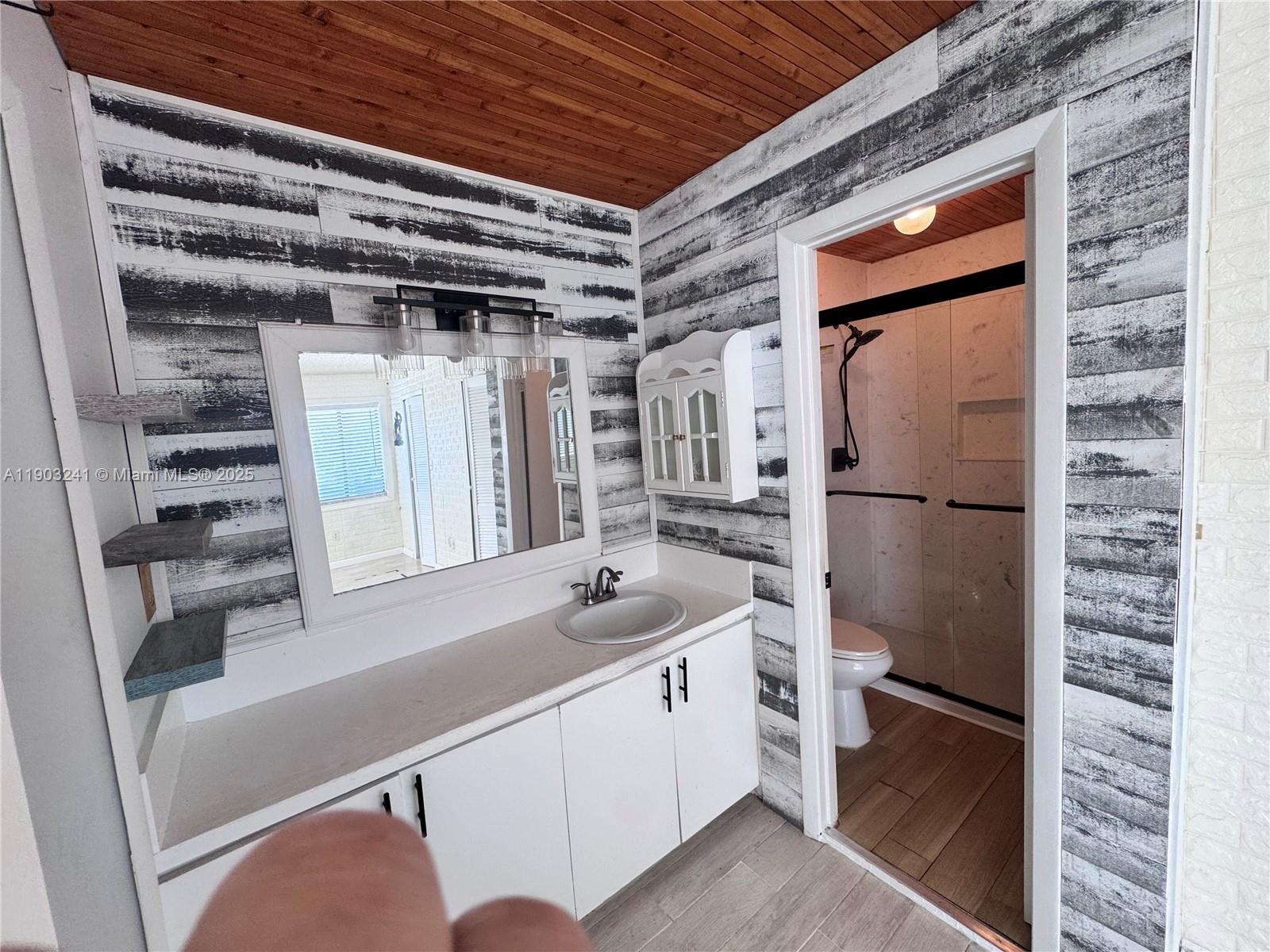 LAKES BY THE BAY SEC 2 - Residential