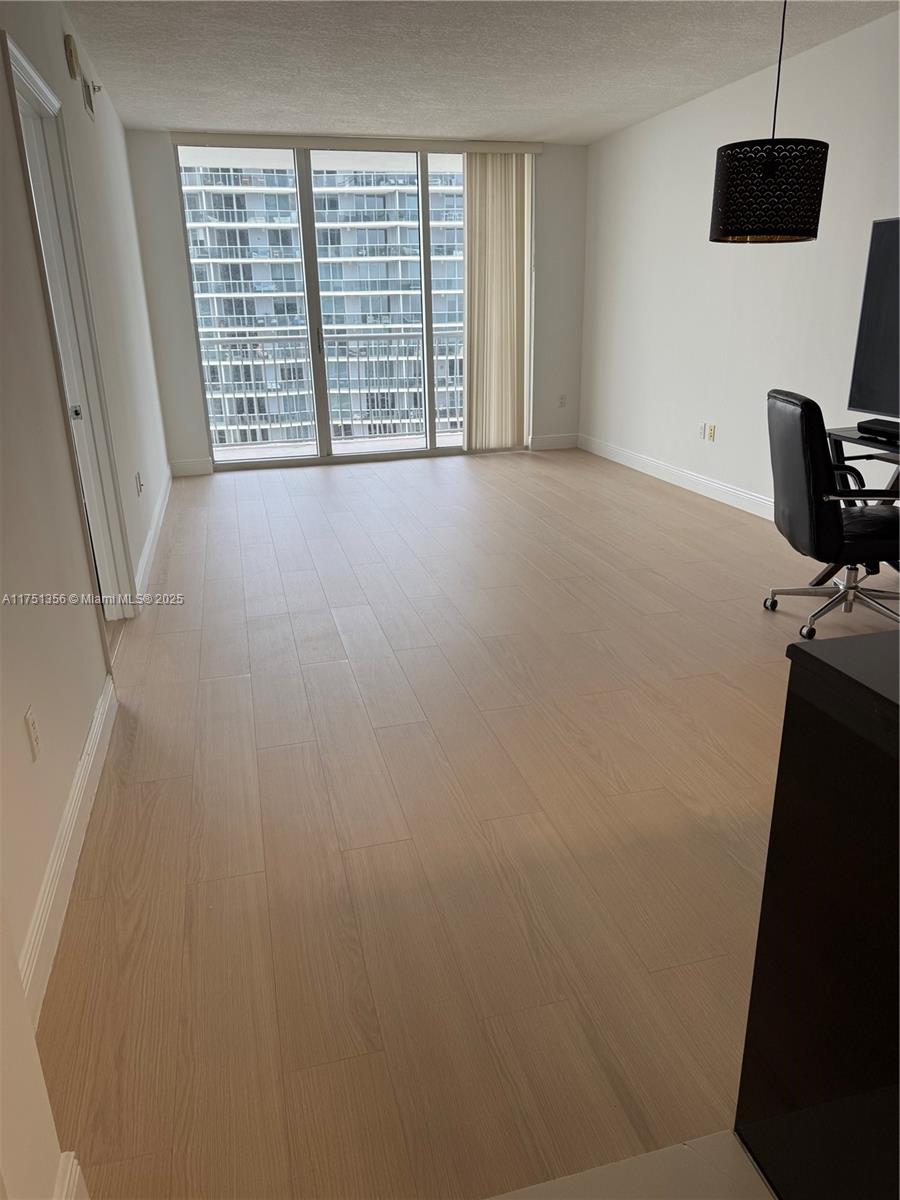 OPERA TOWER CONDO - Residential