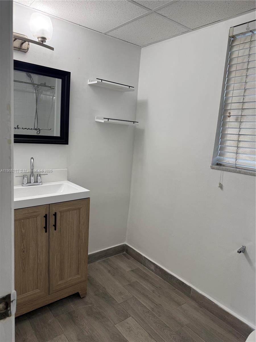 BLEAU GROTTO CONDO - Residential Lease