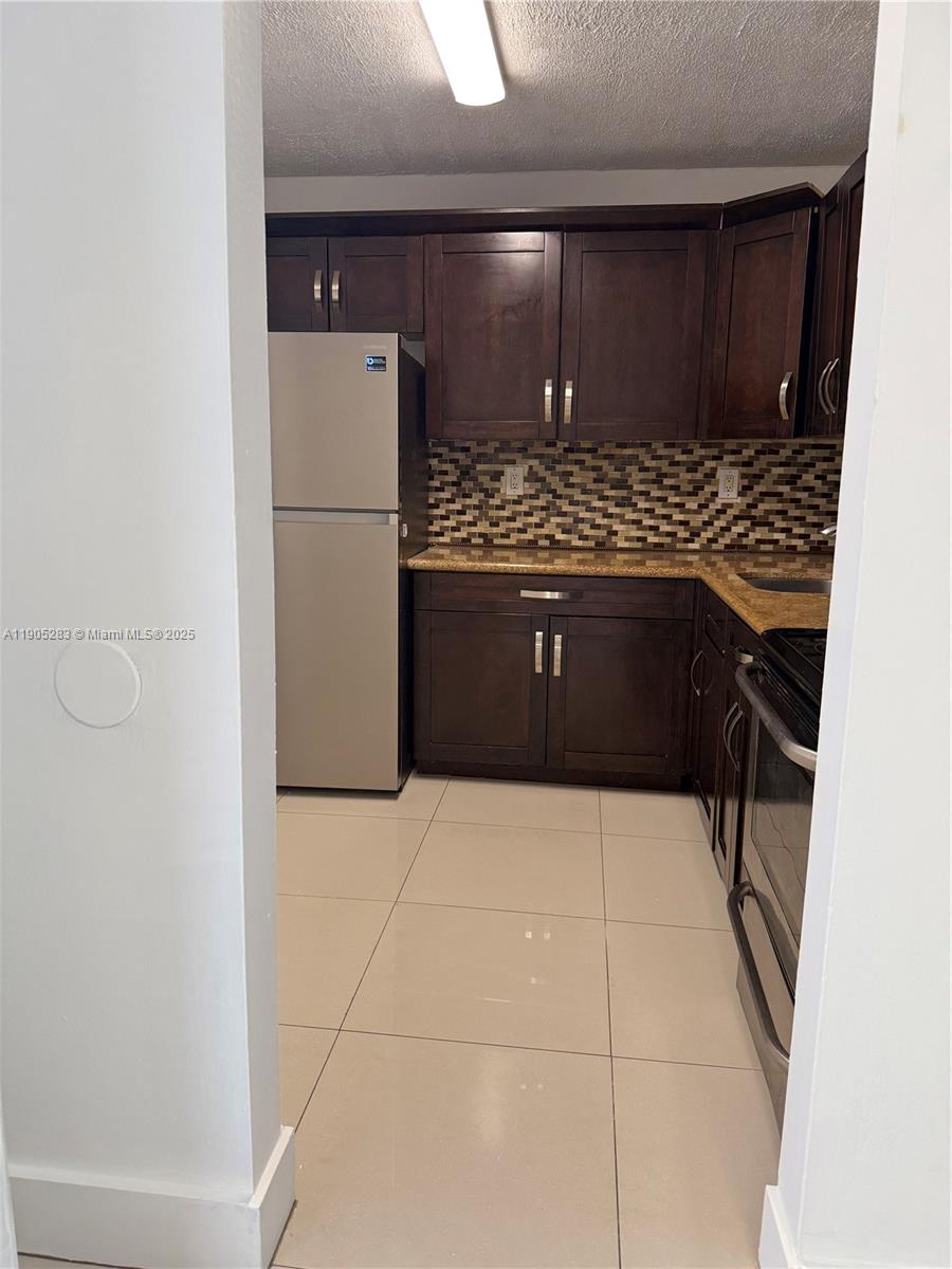 BLEAU GROTTO CONDO - Residential Lease