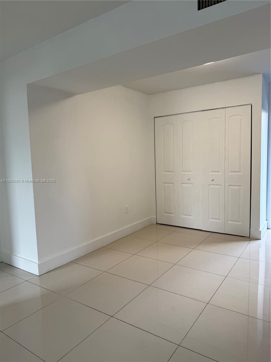BLEAU GROTTO CONDO - Residential Lease