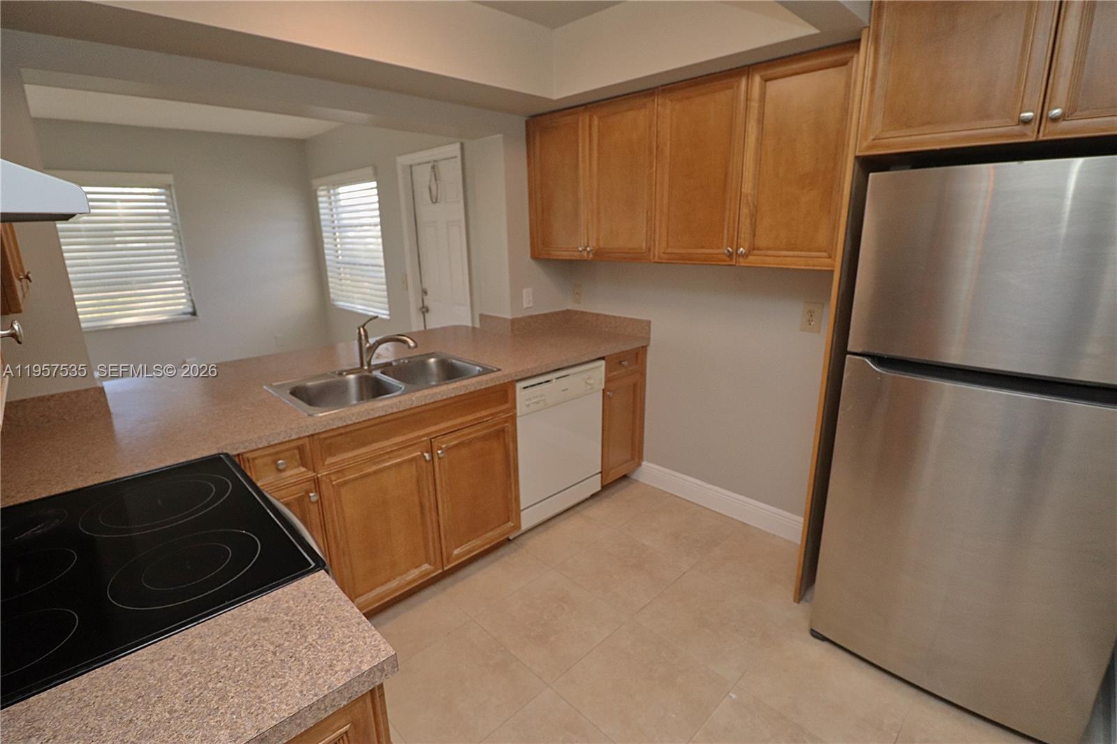 RAINBOW LAKES - Residential