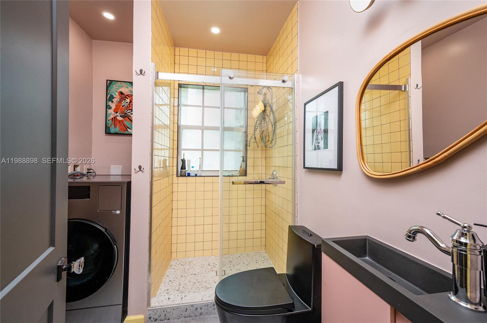 17TH AVE MANOR - Residential