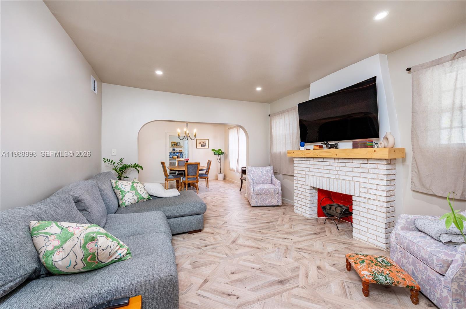 17TH AVE MANOR - Residential