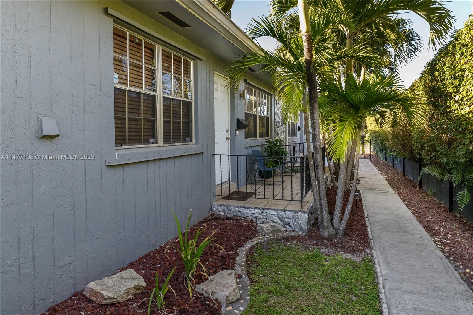 ELSINORE BEACH BOULEVARD - Residential Income