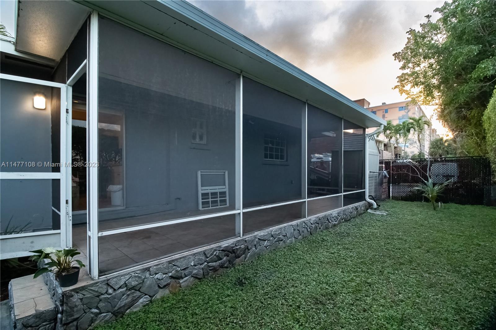 ELSINORE BEACH BOULEVARD - Residential Income