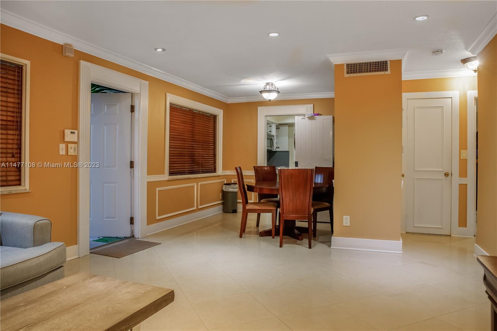 ELSINORE BEACH BOULEVARD - Residential Income