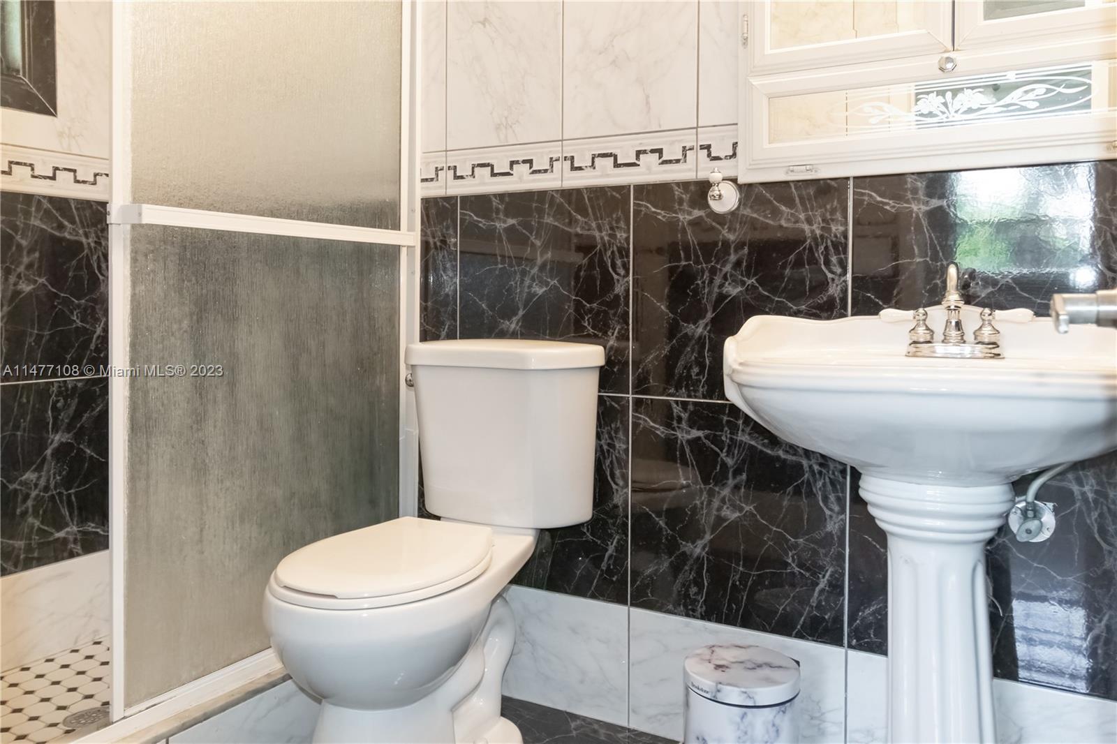 ELSINORE BEACH BOULEVARD - Residential Income