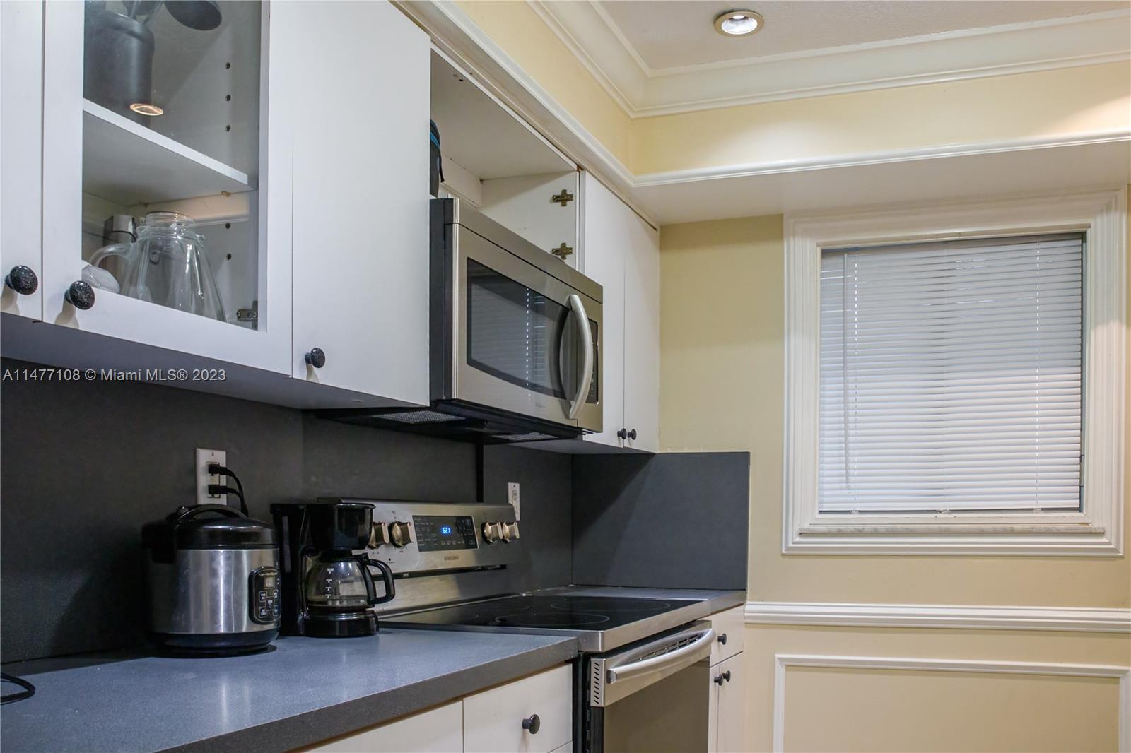 ELSINORE BEACH BOULEVARD - Residential Income