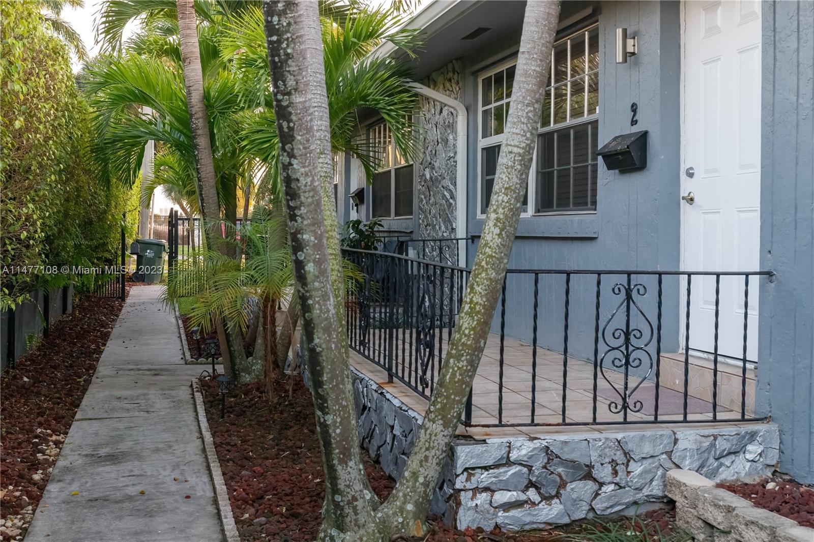 ELSINORE BEACH BOULEVARD - Residential Income