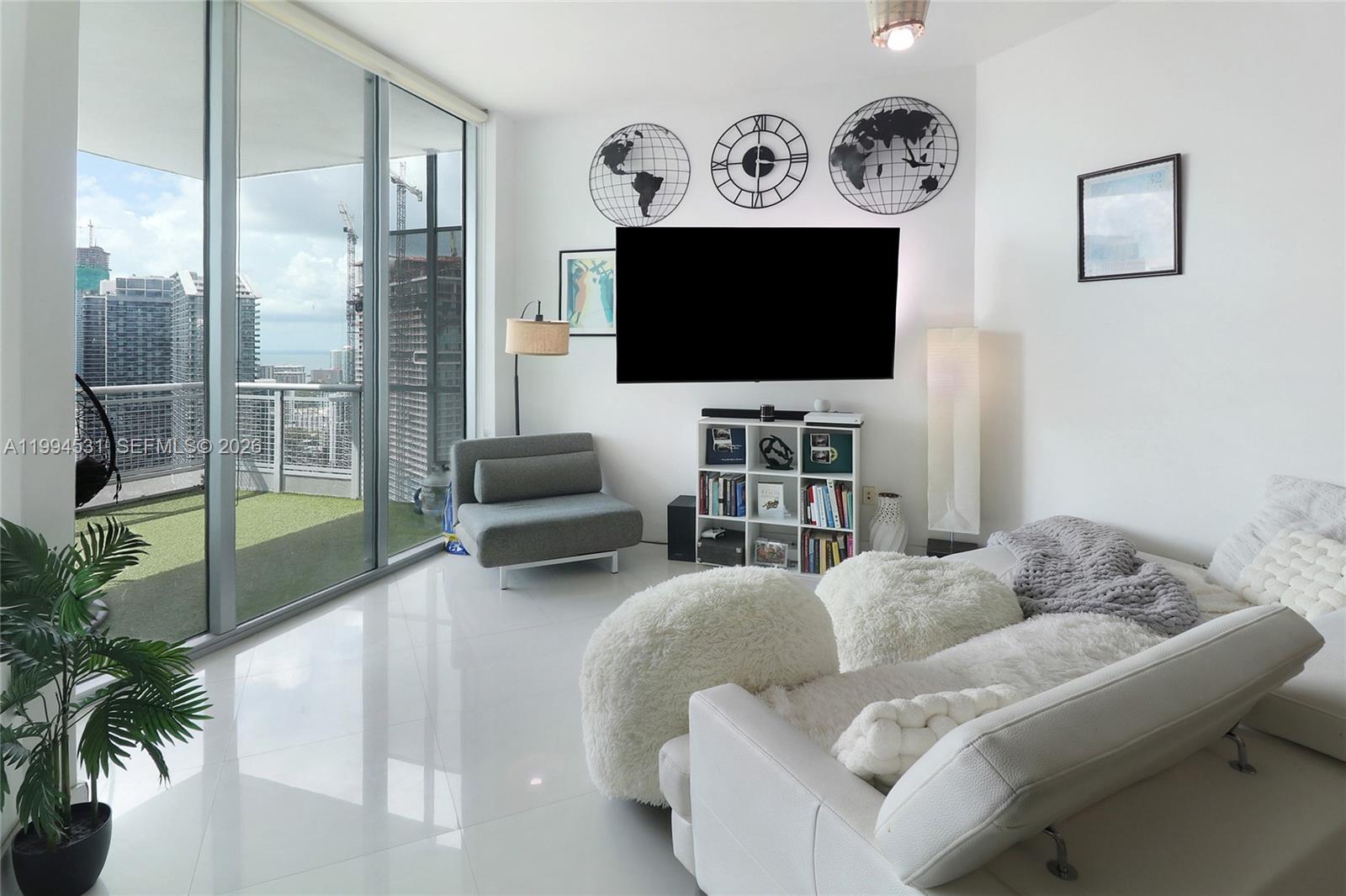 WIND CONDO - Residential