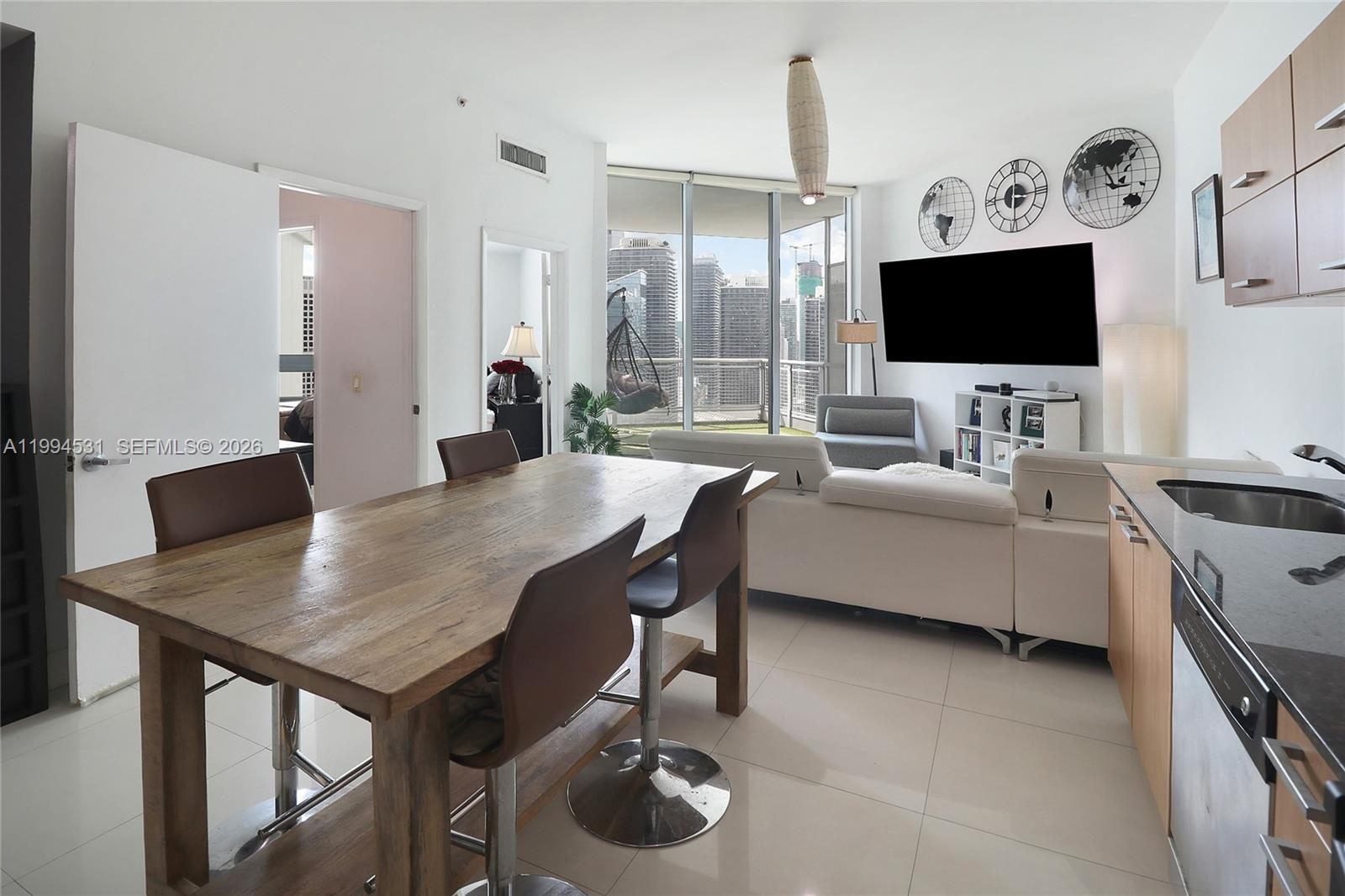 WIND CONDO - Residential