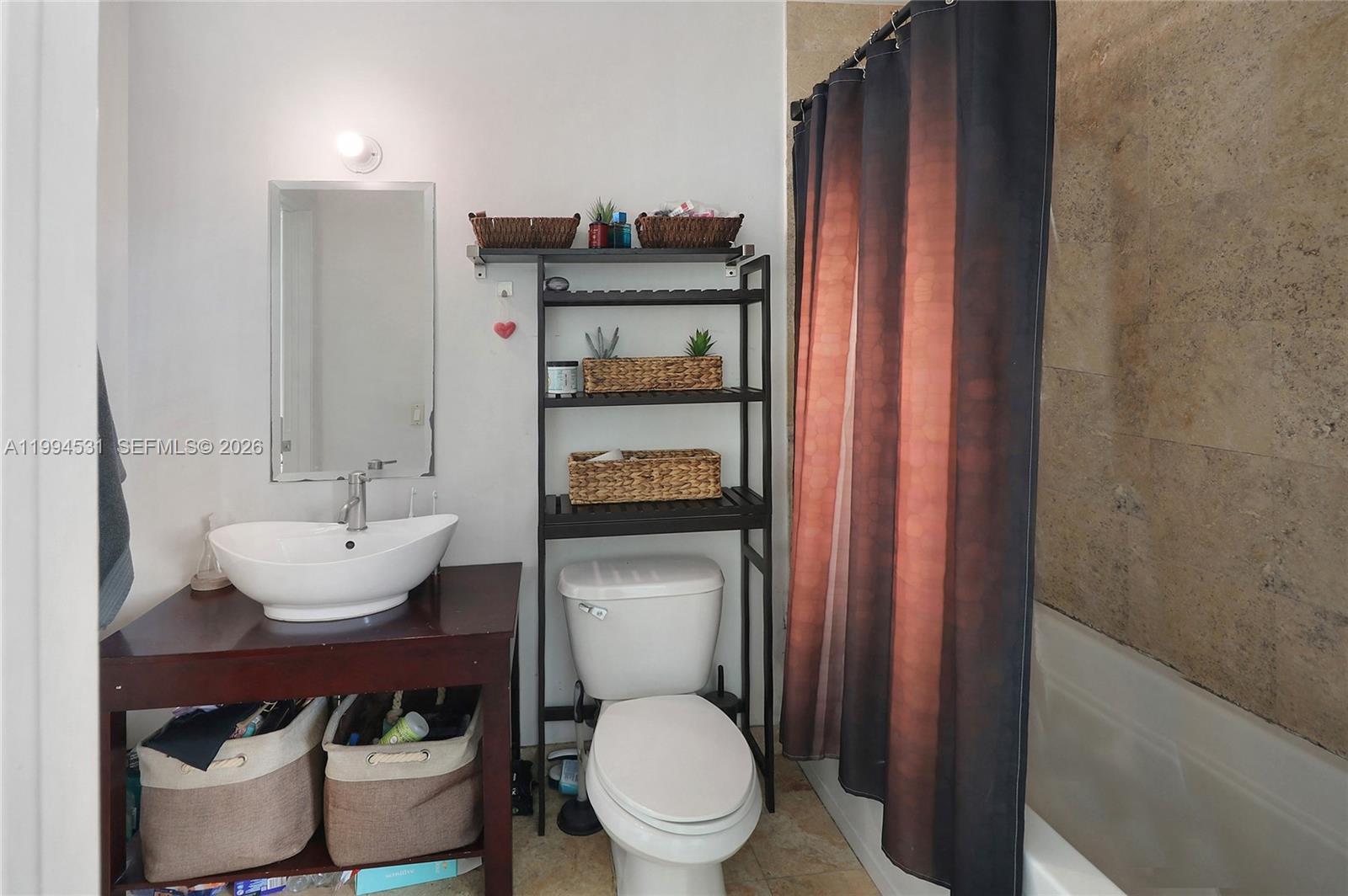 WIND CONDO - Residential