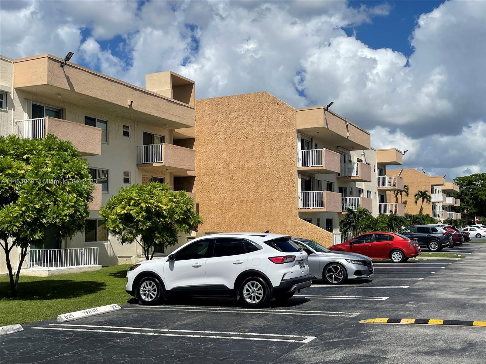 For Sale Two Bedrooms And Two Bathrooms In Miami Dade Westchester. Second Floor Condo, Impact Windows And Impact Glass Sliding Doors. Well Kept, Clean, Family Orientated Buildings, With A Pool. Westchester Area, Coral Way Location.