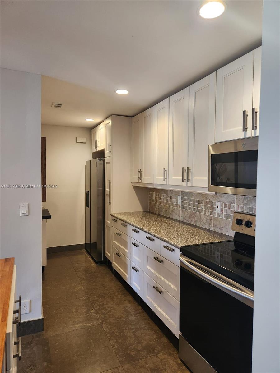 124 NE 19th Ct 206B
