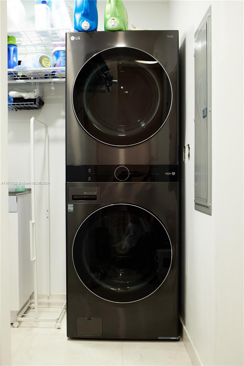 OCEANSIDE @ FISHER ISL CO - Residential