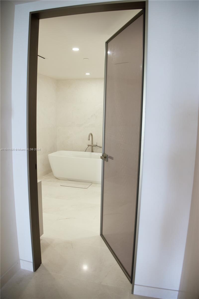 OCEANSIDE @ FISHER ISL CO - Residential