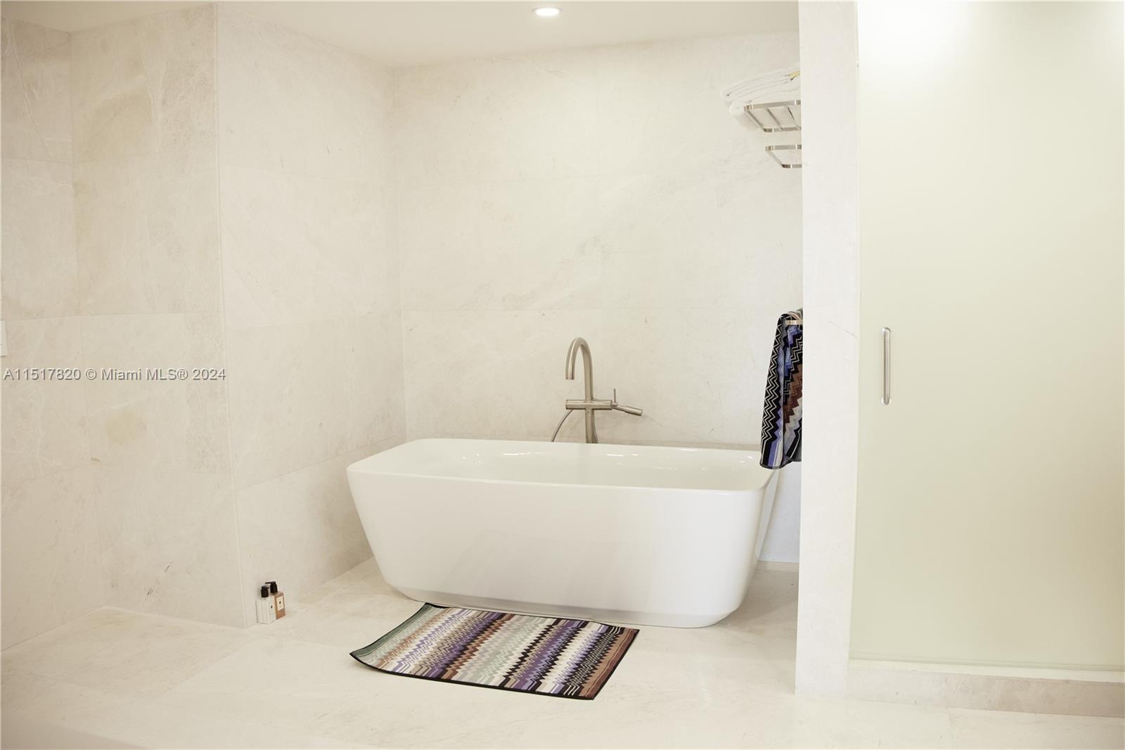 OCEANSIDE @ FISHER ISL CO - Residential