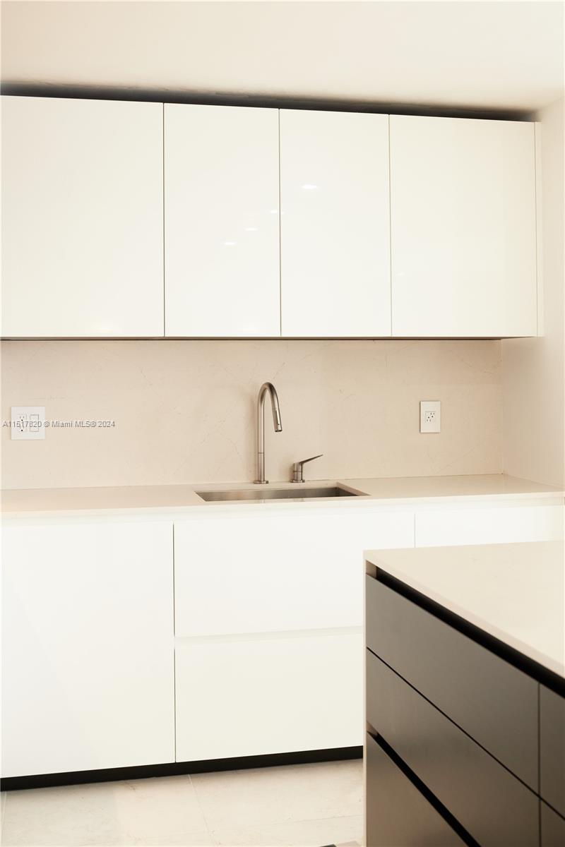 OCEANSIDE @ FISHER ISL CO - Residential