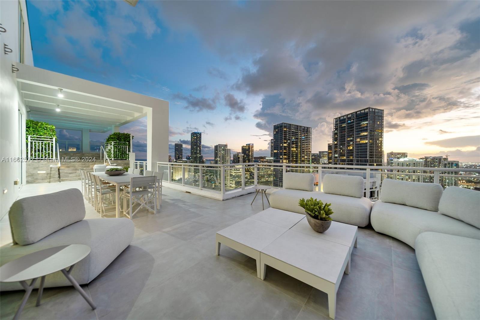 900 Brickell Key Blvd Ph3401, Miami, Broward County, Florida - 6 Bedrooms  
7.5 Bathrooms - 