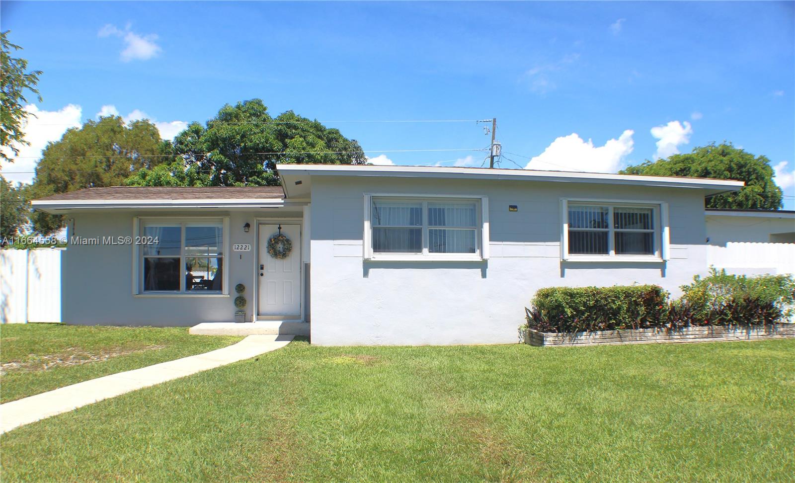 Welcome to a renovated home, ready for its new family! This charming 3-bedroom, 1-bathroom residence has been thoughtfully updated inside, featuring a newly renovated kitchen perfect for home-cooked meals. The seller has taken care of the major upgrades—brand-new plumbing, a new roof, and a modern AC system—so you can move in with peace of mind.
The spacious backyard, sitting on a generous 7,656 sqft lot, is ideal for hosting gatherings with family and friends, offering endless possibilities for outdoor fun. There’s also potential to easily add a second bathroom, making this home even more versatile for your needs.
With a motivated seller ready to negotiate, this home is an amazing opportunity you don’t want to miss. Schedule your tour today!