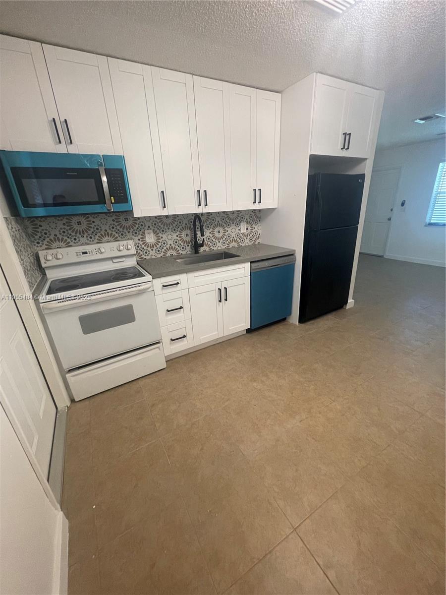 ROHAN ACRES REPLAT - Residential Lease