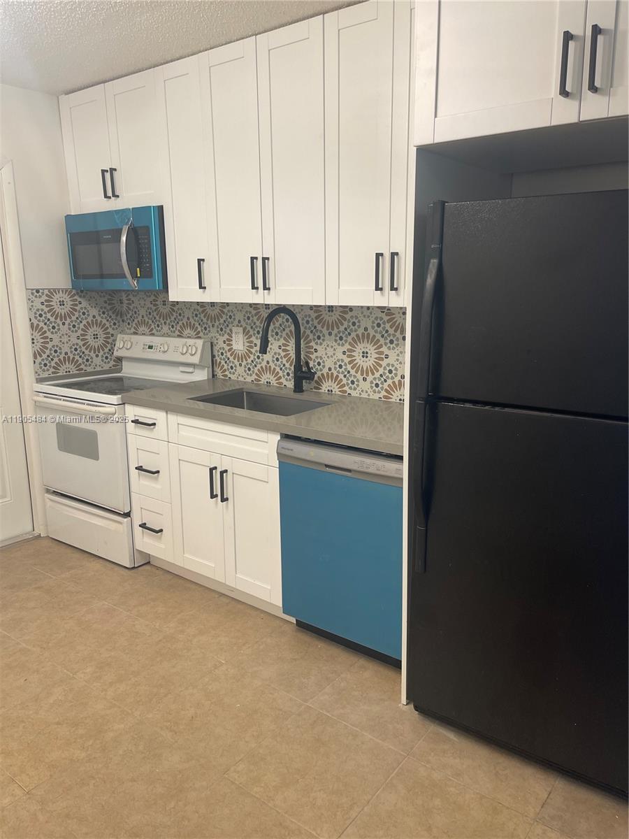 ROHAN ACRES REPLAT - Residential Lease